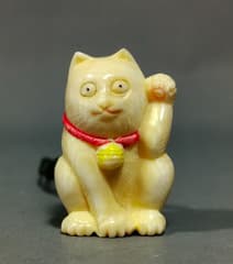 Японский нецкэ манэки-нэко - image blurred placeholder