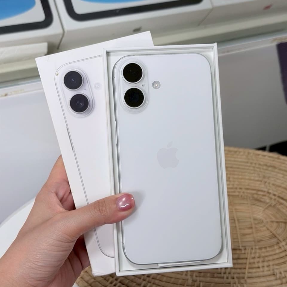 iPhone 17 256GB белый