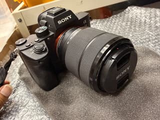 Камера Sony Alpha 7 III с полнокадровым 35-мм датчиком изображения - image blurred placeholder