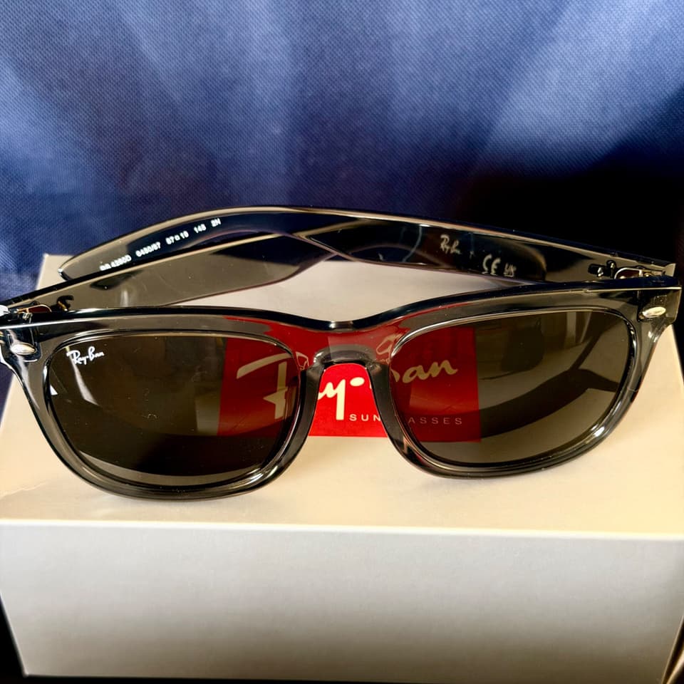 Солнцезащитные очки Ray-Ban RB4260D