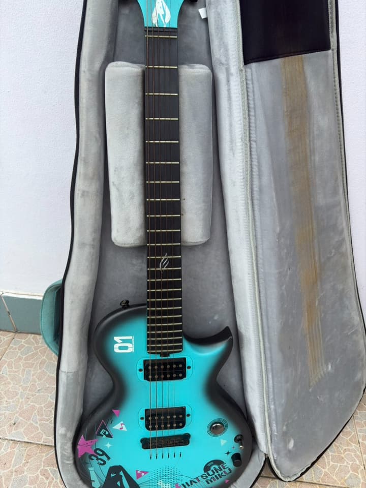 Электрогитара Enya Nova Go Sonic Hatsune Miku Edition Limited 2021, состояние 80%