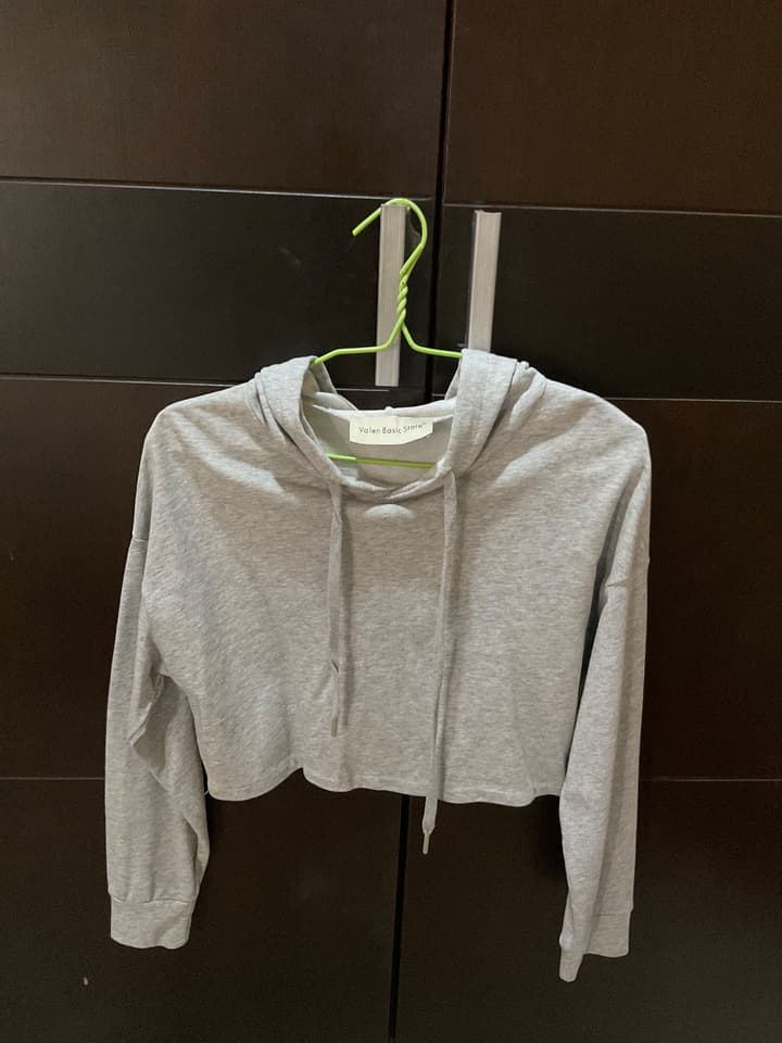 Серый укороченный худи с длинным рукавом Valen basic store
