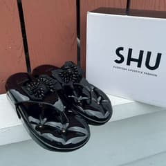 Сандалии SHU SOFASHOES 1.5" черный глянцевый - image blurred placeholder