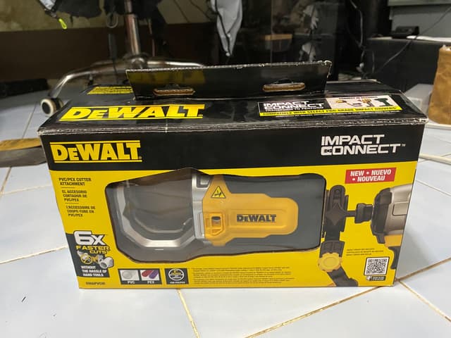 เครื่องตัดท่อพลาสติก PVC Dewalt