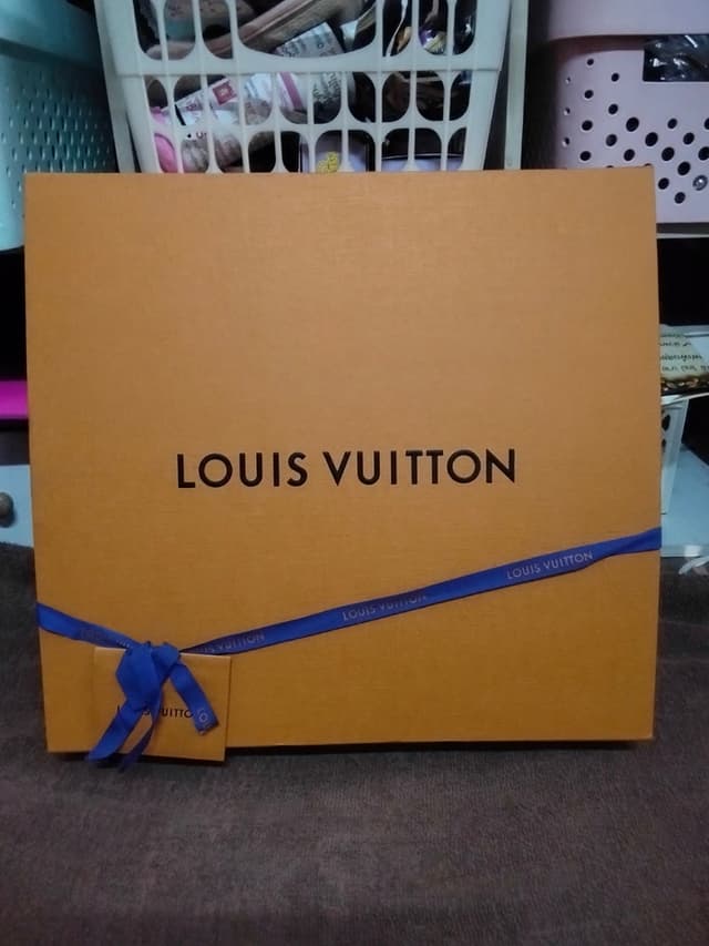 กล่อง LOUIS VUITTON