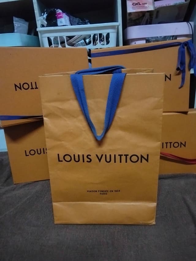 LOUIS VUITTON Paper Bag