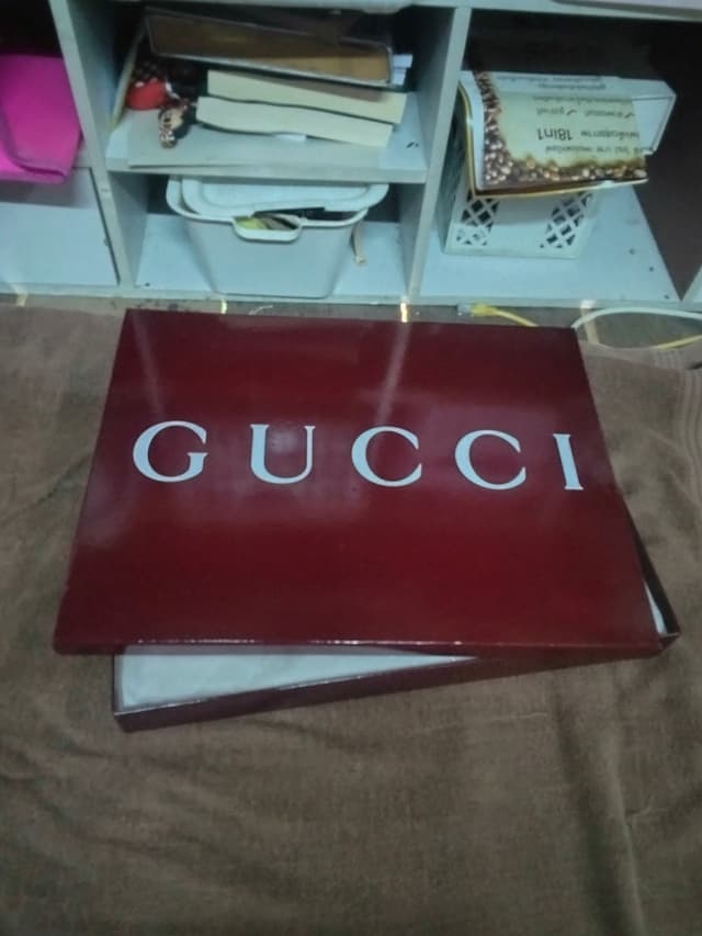 กล่อง GUCCI สีแดงเบอร์กันดี