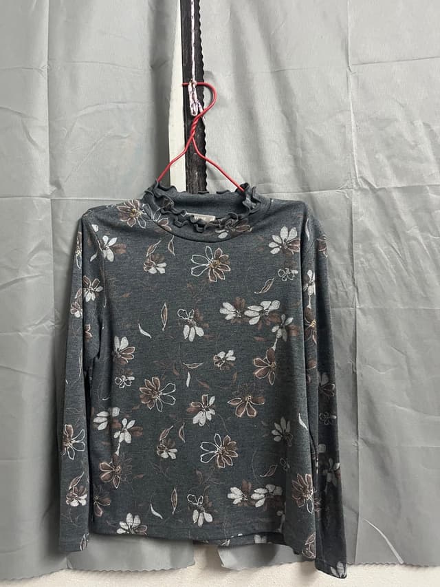 เสื้ออินเนอร์ ลายลูกไม้ในตัว แต่งคอสวยๆ