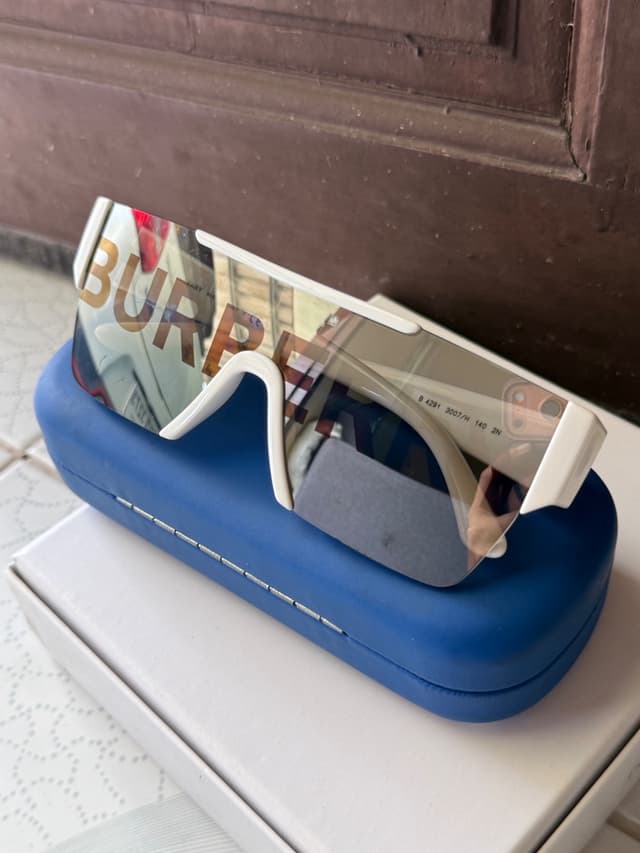 Burberry Sunglasses Model BE4291 3007/H
