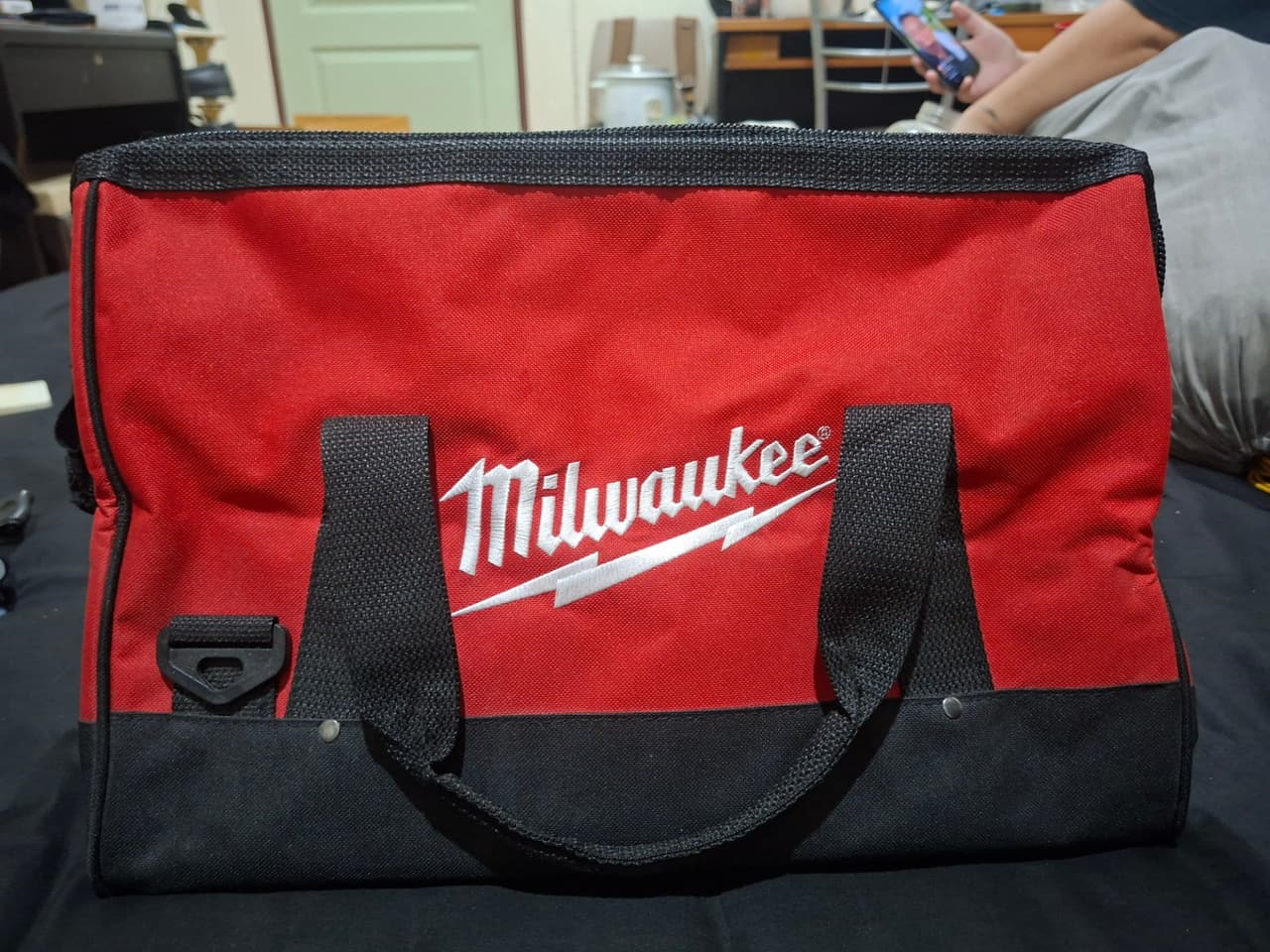 Универсальная сумка для инструментов Milwaukee Contractor Bag (размер M)
