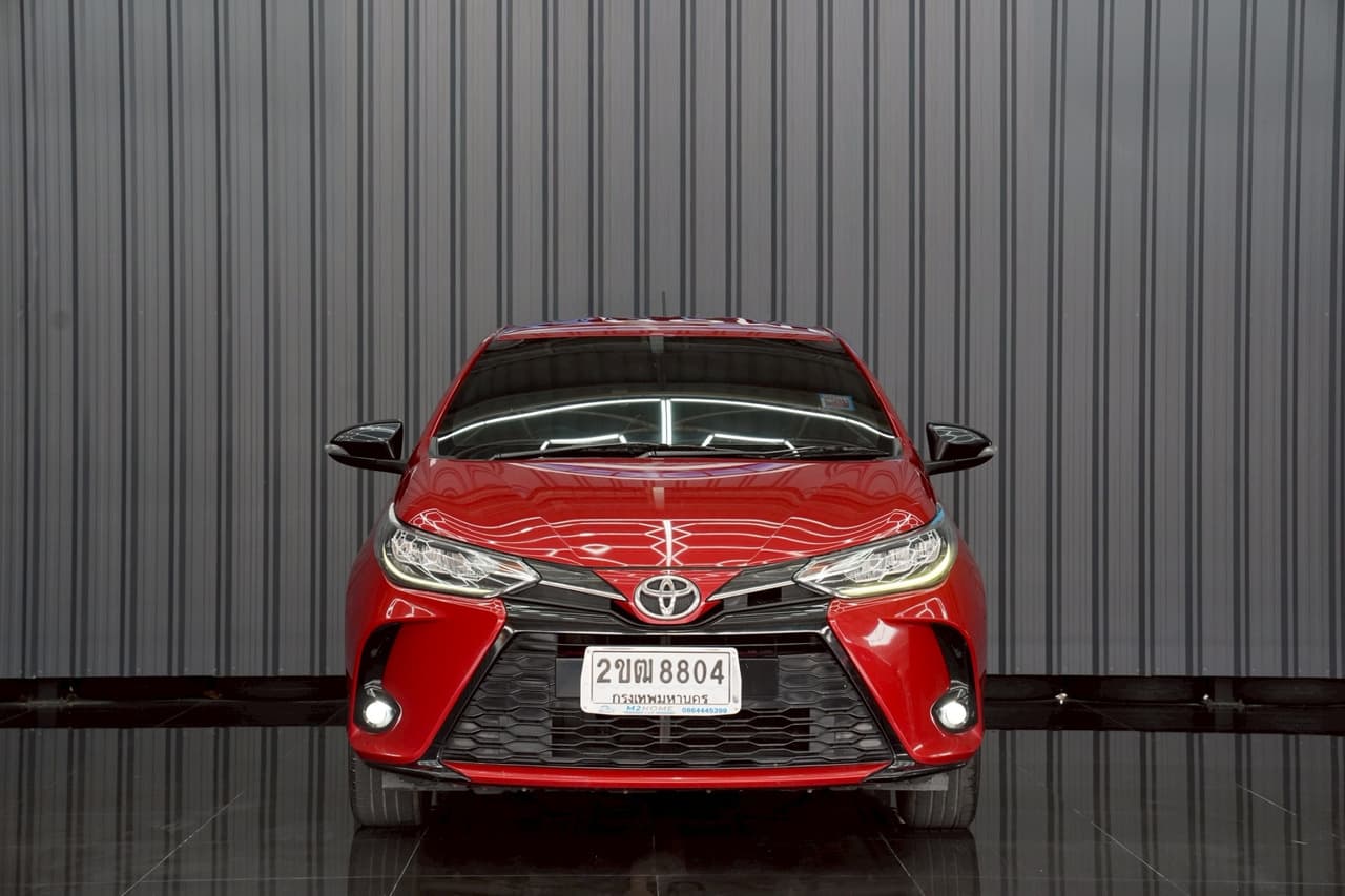 Toyota Yaris 2021 года