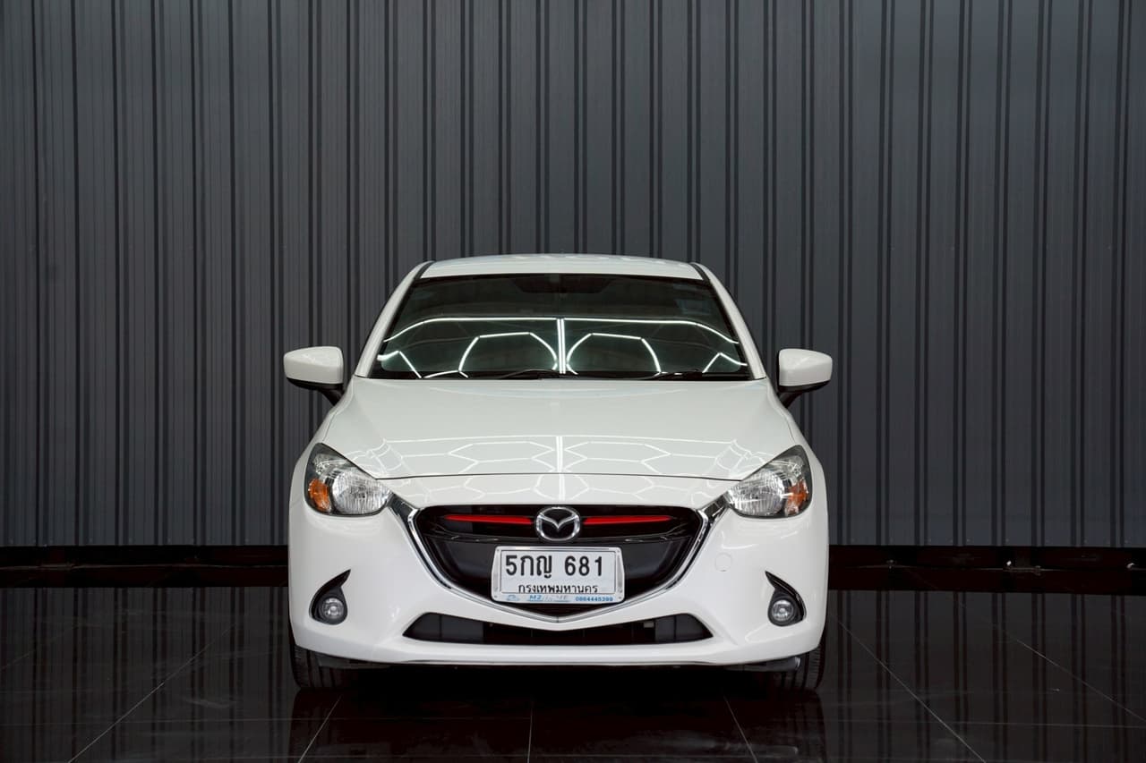 Mazda 2 2016 года