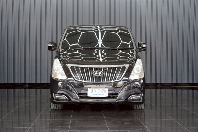 HYUNDAI H-1 2016