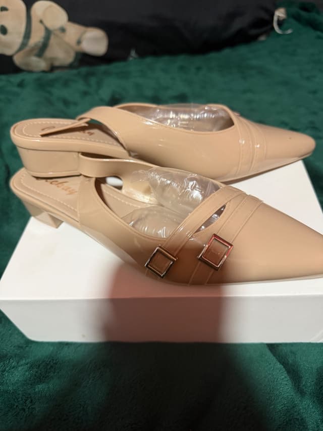 Pointed-Toe Dress Shoes Beige