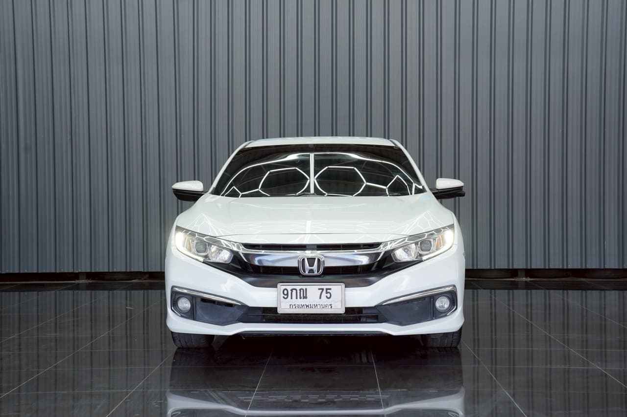 HONDA CIVIC 2019 года