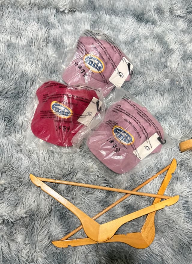 หมวกผ้าลูกฟูก มี 2 สี ให้เลือก