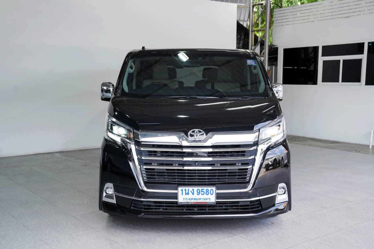 TOYOTA HIACE MAJESTY 2.8 GRANDE AT 2019 года