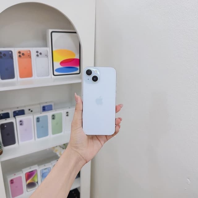 iPhone 15 128GB