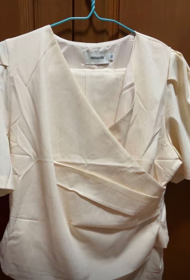 V-neck princess sleeve pleated waist top set