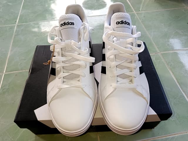 รองเท้าผ้าใบ Adidas Grand Court Base 2.0