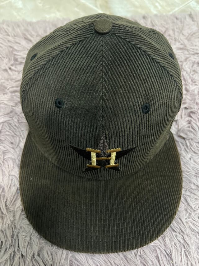 หมวก New Era ผ้าลูกฟูก