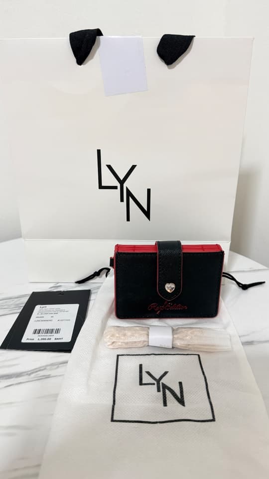 Lyn: Re Love Card Woc (Black Red) Card Holder Bag