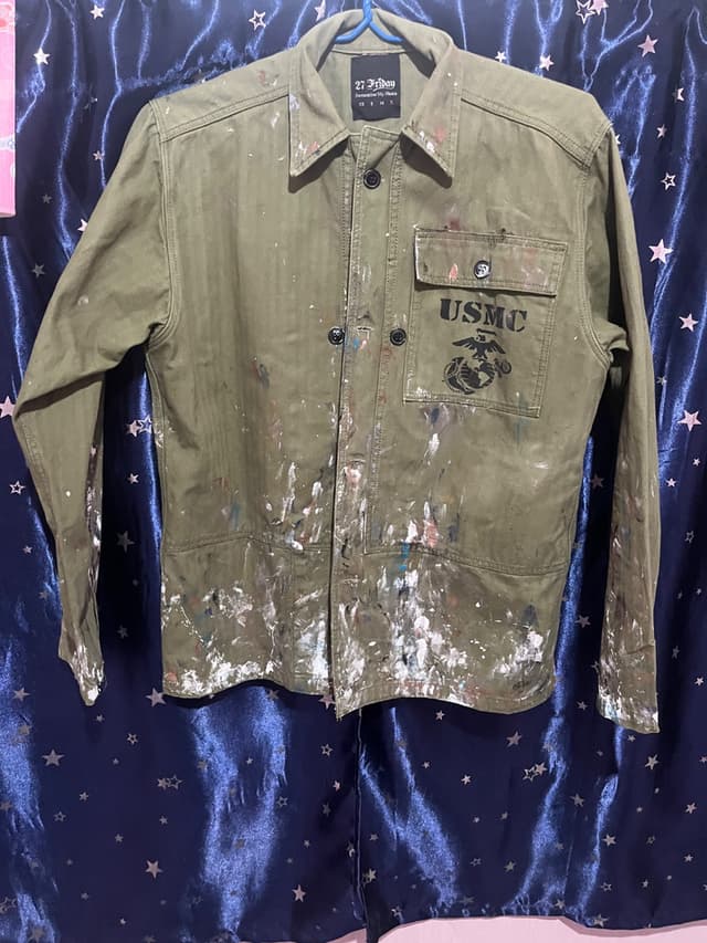 เสื้อแจ็คเก็ตทหารสีเขียวทหาร