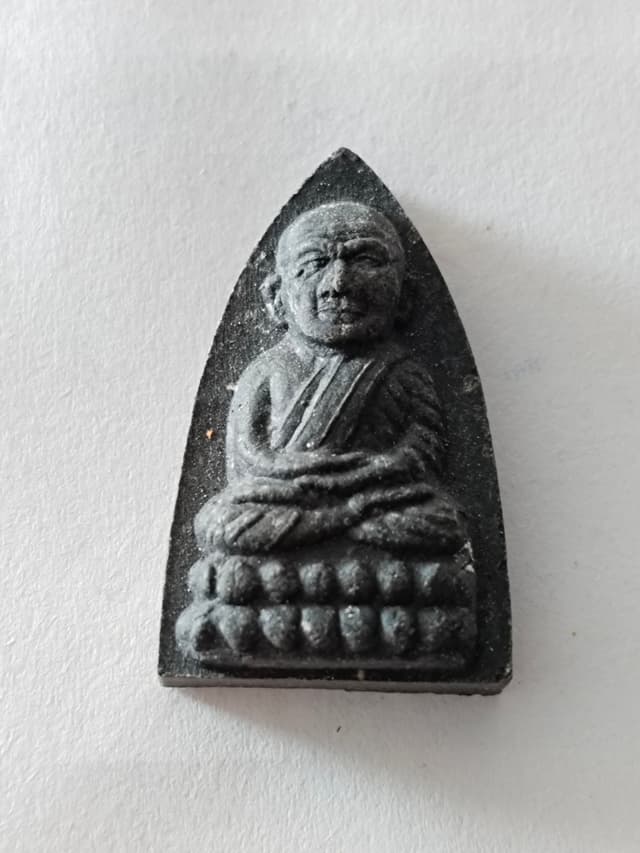 Luang Pu Thuat Wat Chang Hai Iron Mold Black Herbal Powder Amulet Back with Luang Pu Thuat Spell Beautiful Condition