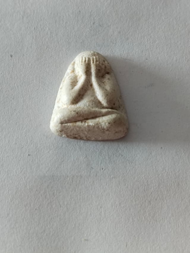 Phra Pidta Powder Buddha Amulet with Yantra Back (Small/Portable Size)