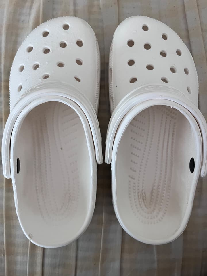 Белые сандалии Crocs Classic
