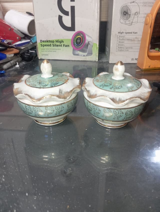 ตลับกระเบื้องเคลือบมีฝาปิดโบราณ 1 คู่ ยี่ห้อ Empire ware ของอังกฤษแท้ 100%