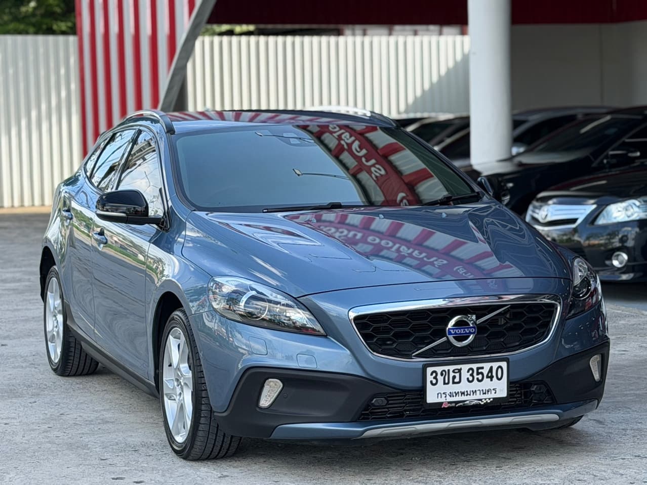 Volvo V40