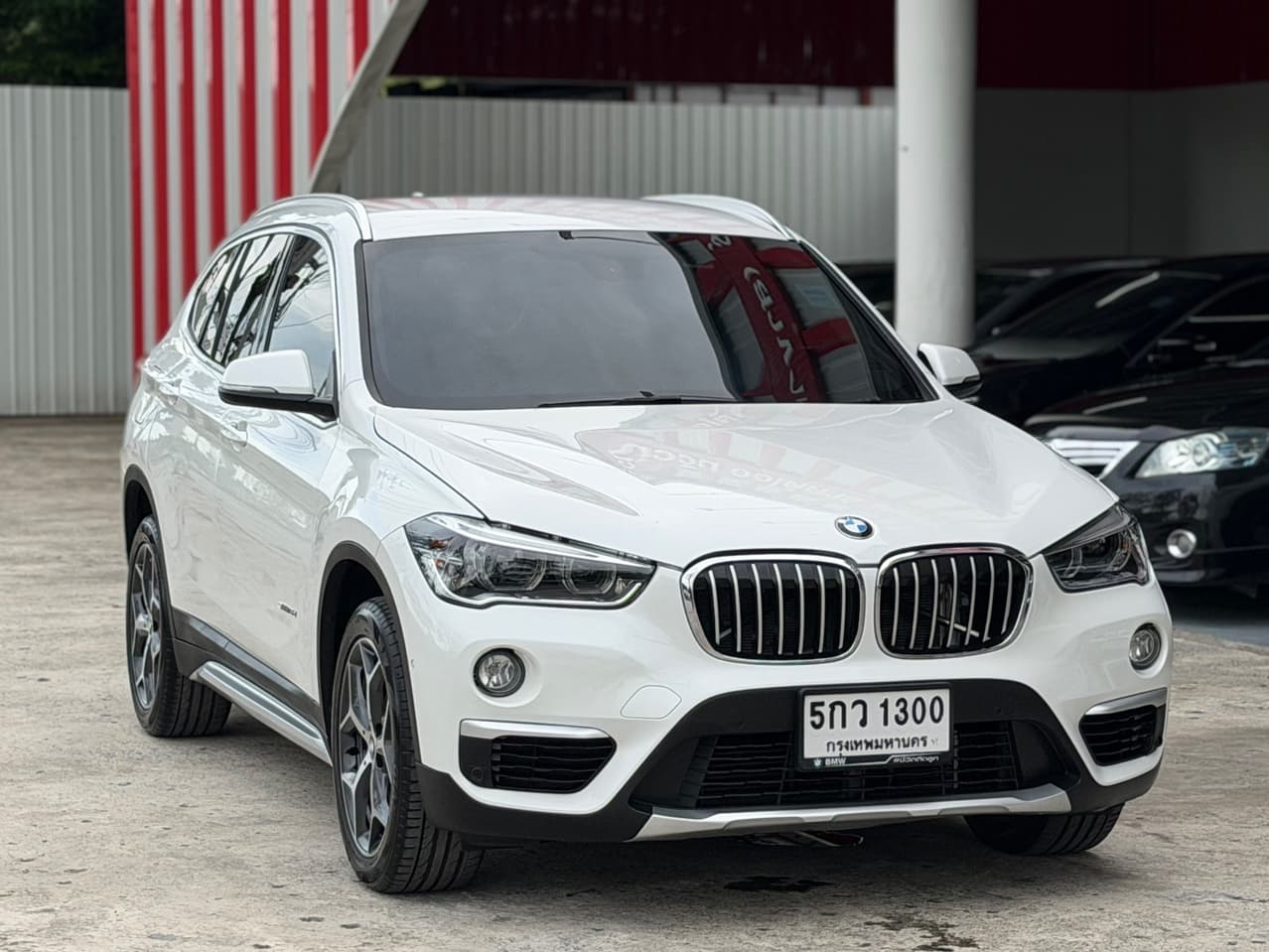 BMW X1 2.0 sDrive18d xLine дизельный рестайлинг 2016