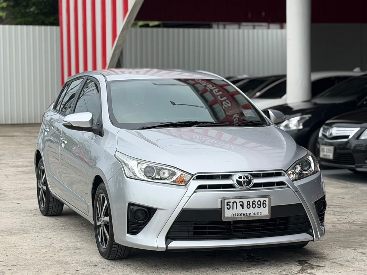 Yaris хэтчбек 1.2G Top Option 2014