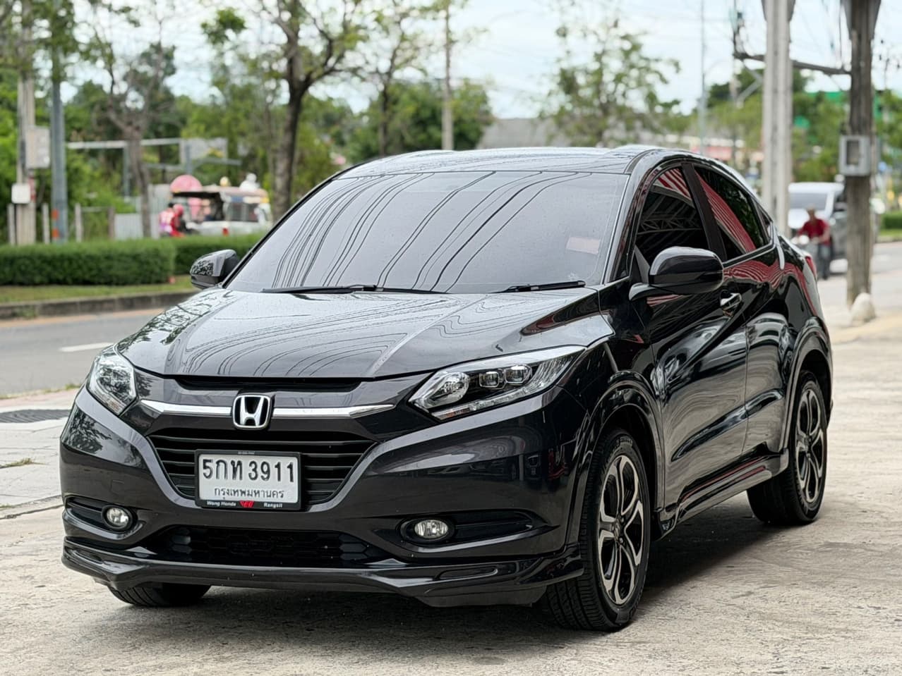 Honda HRV 1.8E 2016 года