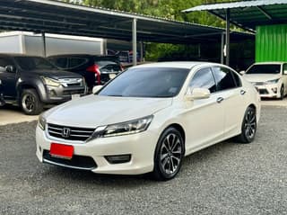Honda Accord 2013 года - image blurred placeholder