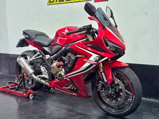Honda CBR650R 2018 года - image blurred placeholder