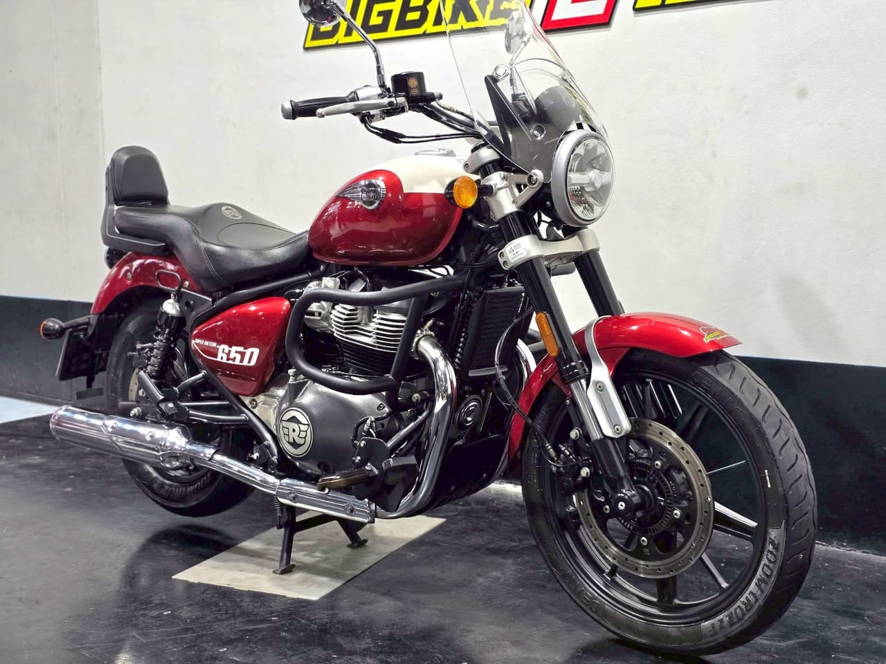 Royal Enfield Super Meteor 650 2023 года