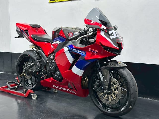 Honda CBR 600R สีแดง ปี 2021