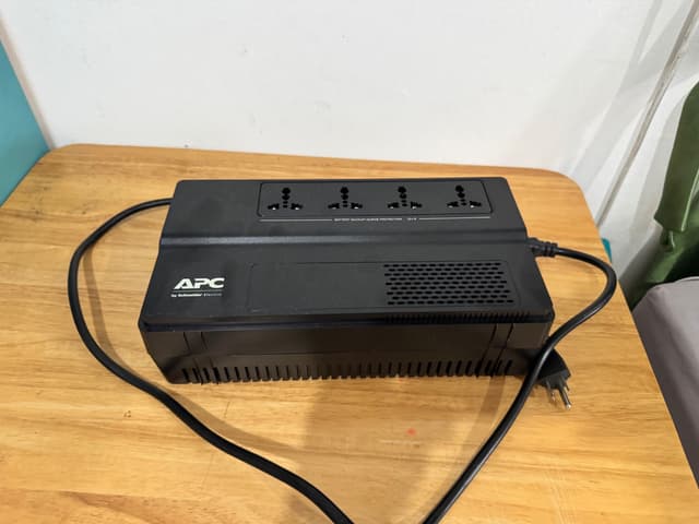 เครื่องสำรองไฟฟ้า APC รุ่น BV800I-MST