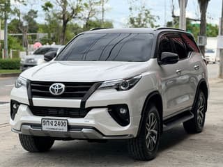 Toyota Fortuner 2.4V 2WD максимальная комплектация, 2018 год - image blurred placeholder