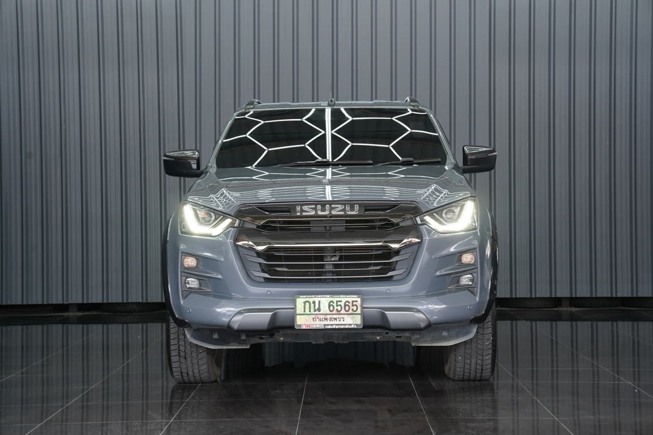 ISUZU D-MAX V-CROSS 2022 года