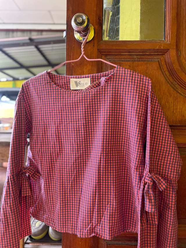 เสื้อแขนยาวลายตารางสีแดงส้ม แบรนด์ Shop Man