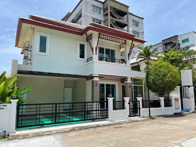 H1181 ให้เช่าบ้านเดี่ยว 2 ชั้นหลังใหม่ 3 ห้องนอน เขาตาโล – พัทยาใต้