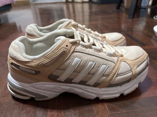 รองเท้าผ้าใบ Adidas Response CL สีครีม ขนาด 22.5 ซม.