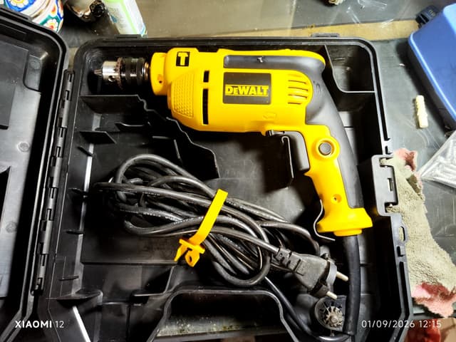 สว่านไฟฟ้า DEWALT ของแท้ 100% 550W อุปกรณ์ครบกล่อง สภาพเหมือนใหม่