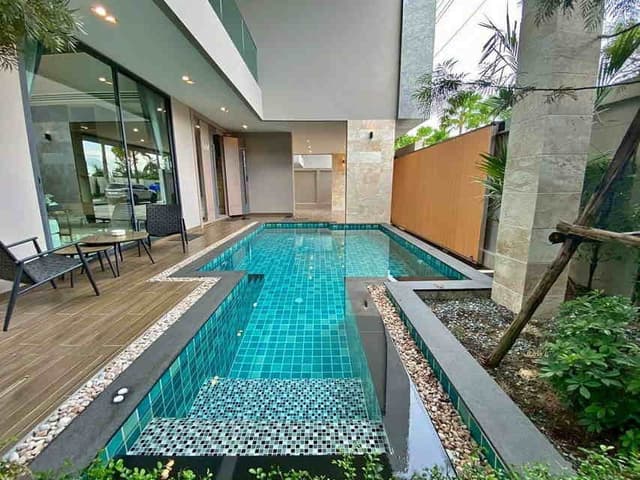 H375 Luxury Modern Detached Pool Villa for Rent, Huai Yai, 4 Bedrooms