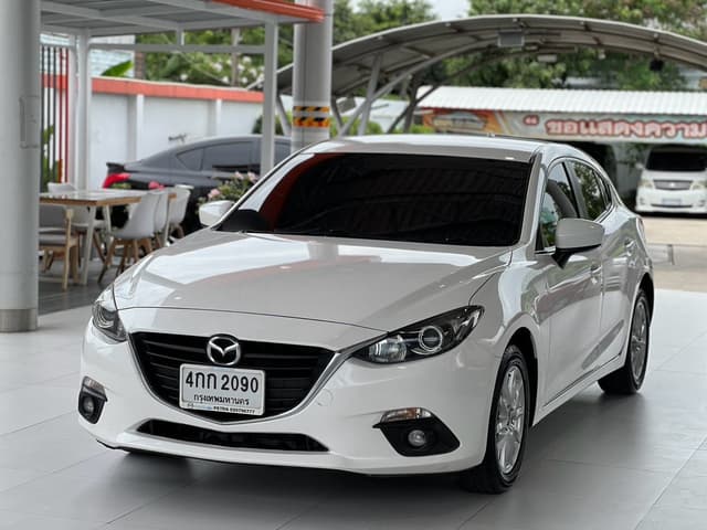 MAZDA 3 2.0S รองท็อป เกียร์ออโต้ ปี 2014 จด 2015 มือเดียวป้ายแดง