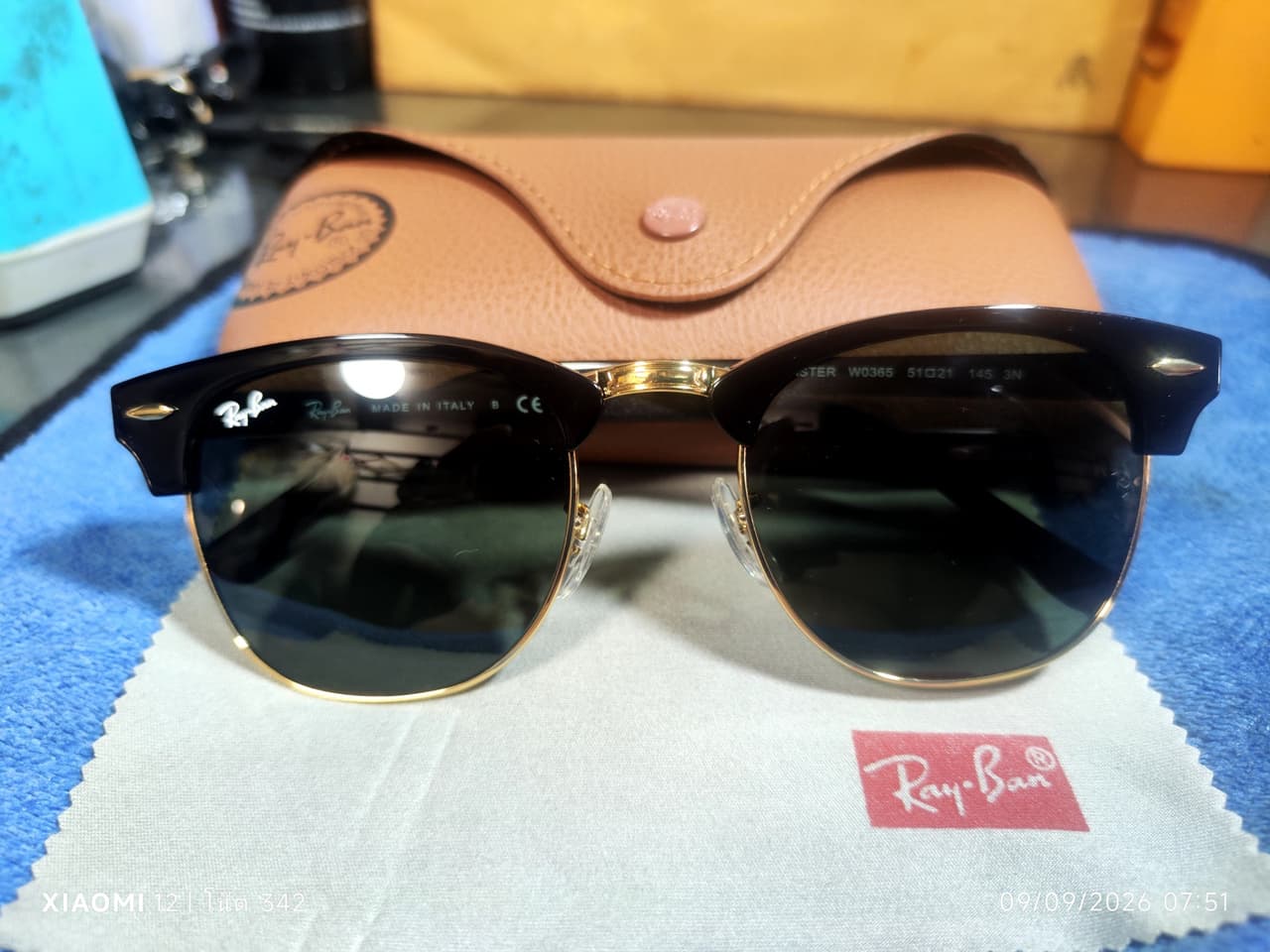 Солнцезащитные очки RayBan Clubmaster Classic, модель RB3016