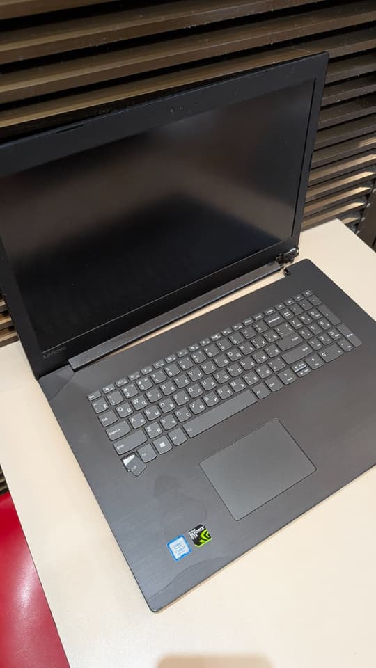 Lenovo IdeaPad 330-17ICH Laptop